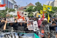 Sederet Tuntutan Aksi May Day: Cabut UU Cipta Kerja, Tolak Gugatan Apindo Jateng - JPNN.com Jateng