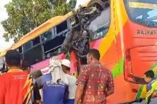 Kecelakaan Maut Bus dan Sepeda Motor di Bojonegoro, 2 Orang Tewas - JPNN.com Jatim