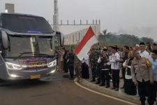 440 Jemaah Calon Haji Berangkat dari Depok - JPNN.com Jabar
