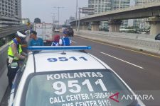 35 Kendaraan Barang dan Bak Terbuka Terjaring Operasi Penertiban Tol MBZ - JPNN.com Jabar