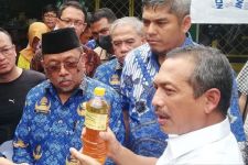 Beredar Minyakita di Atas HET dan Oplosan di Pacitan, Pembeli Harap Waspada - JPNN.com Jatim