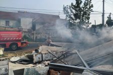 Gudang Rongsokan di Bantul Terbakar, Ternyata Ini Pemicunya - JPNN.com Jogja