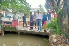 Supian Suri Beberkan Sejumlah Solusi Penanganan Banjir di Perempatan Mampang Depok - JPNN.com Jabar