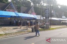 Belasan PKL di Pantai Karanghawu Sukabumi Direlokasi ke Gazebo Mezanin - JPNN.com Jabar