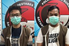 Polisi Gerebek 2 Indekos di Surabaya, Tangkap 2 Orang dengan Bukti 14 Bungkus Narkoba - JPNN.com Jatim