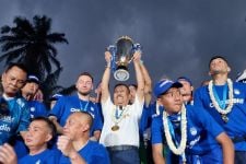 Lautan Bobotoh Saksikan Perayaan Persib Juara di Gedung Sate Bandung - JPNN.com Jabar