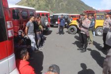 Buntut WNA Pamer Pantat, Polisi Imbau Wisatawan di Gunung Bromo Bijak & Beretika - JPNN.com Jatim