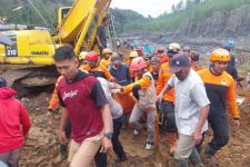 Korban Kedua Tambang Pasir Longsor Ditemukan Meninggal, Ini Identitasnya - JPNN.com Jatim