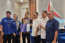 DPP Demokrat Beri Surat Tugas Eri Cahyadi Maju Pilkada Surabaya 2024 - JPNN.com Jatim