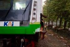 Kereta Tertemper Truk di Sidoarjo Sebabkan 5 Rute Perjalanan Terganggu - JPNN.com Jatim