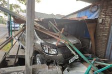 Mobil Berpenumpang Ibu Hamil Menabrak Rumah di Bantul - JPNN.com Jogja