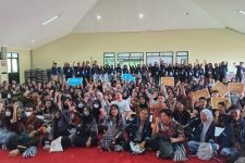 Datang ke SMKN 3 Kota Bogor, Dokter Rayendra Berbagi Tips Tentang Wirausaha dan Kesehatan Mental - JPNN.com Jabar