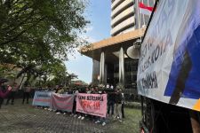Demo di KPK, Solidaritas Masyarakat Cimahi Minta Dikdik Suratno Nugrahawan 'Digarap' - JPNN.com Jabar
