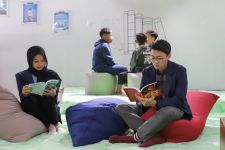 Meningkatkan Literasi Mahasiswa, Pertamina Serahkan 1.200 Buku Bacaan di SPBU Coco Unpad Jatinangor - JPNN.com Jabar