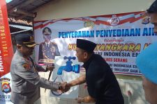 Sambut HUT Bhayangkara, Polres Serang Bangun Sumur Bor di Desa Sulit Air Bersih - JPNN.com Banten