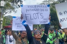 Ribuan Ojol Geruduk Gedung Sate Bandung - JPNN.com Jabar