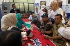 Baksos IPIP Berikan Pelayanan Pengecakan & Kesehatan Gratis Warga Surabaya - JPNN.com Jatim