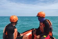 Pencarian Hari ke-6 Nelayan Hilang di Sumenep, Tim SAR Sisir Perairan Pantai Badur - JPNN.com Jatim