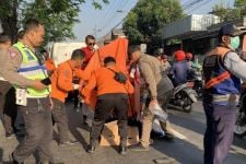 Pengendara Motor Tewas Tertabrak di Jalan Mastrip Surabaya, Truk Kabur - JPNN.com Jatim