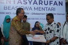 Lazismu DIY dan BPRS HIK MCI Salurkan Beasiswa Mentari - JPNN.com Jogja