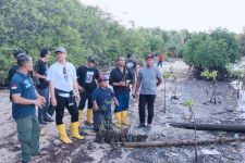 Di Balik Keindahan Alam Karimunjawa, Ada Sosok yang Tak Pernah Lelah Merawatnya - JPNN.com Jateng