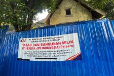 KAI Daop 8 Ambil Alih Rumah Dinas yang Tak Bayar Sewa Digunakan untuk Usaha - JPNN.com Jatim