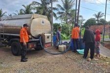 3 Desa di Banyumas Kekeringan, BPBD Kirim Bantuan Air Bersih - JPNN.com Jateng