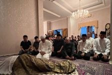 Takziah ke Rumah Duka Budhy Setiawan, Airlangga Hartarto: Almarhum Orang Baik - JPNN.com Jabar