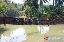 Pembangunan Jembatan Gantung di Sungai Cikaso Jadi Prioritas Pemkab Sukabumi - JPNN.com Jabar