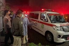 Toko Sembako Kebakaran di Sumenep, Pemilik Alami Kerugian Setengah Miliar - JPNN.com Jatim