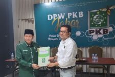 Adik Kandung Rois Aam PBNU Era Gus Dur Diusung PKB di Pilkada Jabar 2024 - JPNN.com Jabar