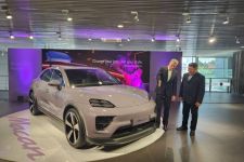 Porsche Macan 4 Dibanderol 2,4 Miliar, Ngecas Hanya Hitungan Menit - JPNN.com Jatim