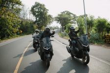 Rasakan Sensasi NMax Turbo, Puluhan Rider Touring Taklukkan Jarak 200 Km di Hari Pertama - JPNN.com Jatim