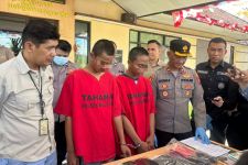 Mobil Patroli Lewat, 2 Jambret di Surabaya Gagal Curi HP Mak-Mak, Berakhir Dibui - JPNN.com Jatim