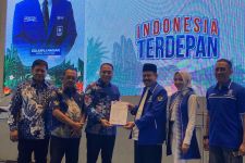 PAN Beri Rekomendasi Eri-Armuji Maju Cawali & Cawawali Kota Surabaya di Pilkada 2024 - JPNN.com Jatim