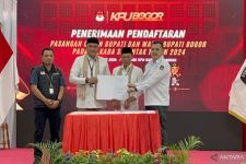 Pawai Ribuan Pendukung dan Simpatisan Warnai Kedatangan Rudy Susmanto-Jaro Ade ke KPU Bogor - JPNN.com Jabar