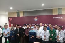 Penuhi Syarat Pencalonan Pilgub 2024, Khofifah-Emil Tes Kesehatan di RSU dr Soeotmo - JPNN.com Jatim