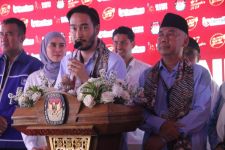 Diantar Raffi Ahmad-Nagita Slavina, Jeje Mantap Daftar Pilkada Bandung Barat - JPNN.com Jabar