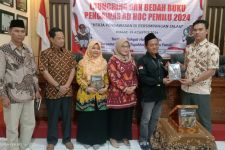 Patut Diapresiasi, Bawaslu Demak Launching Buku Kerja Pengawas Ad Hoc Pemilu 2024 - JPNN.com Jateng