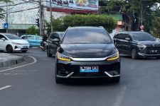 Menjajal BYD M6, Smart Car Bagi Keluarga Modern Indonesia - JPNN.com Jatim