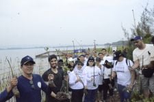 Cegah Abrasi di Semarang, Udinus Telah Menanam 35.000 Mangrove Selama 9 Tahun - JPNN.com Jateng