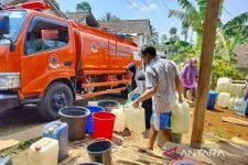 Sejumlah Desa di Temanggung Kesulitan Air Bersih, BPBD Salurkan Bantuan - JPNN.com Jateng