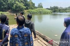 DLHK Karawang Minta Warga Tak Nyalakan Api di Sekitar Semburan Sungai Citarum - JPNN.com Jabar