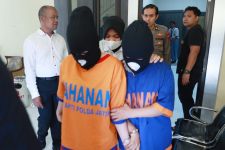 Prostitusi Berkedok Pijat di Malang Digerebek, Polisi Temukan Pria & 2 Wanita Tanpa Busana - JPNN.com Jatim