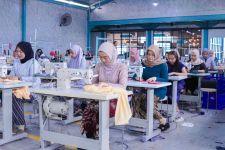 Juragan 99 Garment Tawarkan Layanan Pembuatan Batik Sesuai Keinginan - JPNN.com Jatim