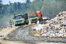 Pemkot Bandung Kurangi Ritase Pembuangan Sampah ke TPA Sarimukti - JPNN.com Jabar