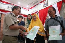 Pemegang IPT di Surabaya Bisa Bayar Retribusi Lebih Rendah Jika Punya Sertifikat HGB - JPNN.com Jatim