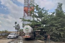 Penampungan Silo Perusahaan Beton di Bantul Bocor - JPNN.com Jogja