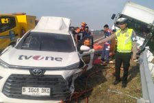 Insiden di Tol Batang-Pemalang, Mobil Kru TV Nasional Kecelakaan, 3 Orang Meninggal - JPNN.com Jateng