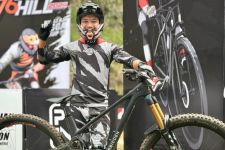 Keren! Pembalap Asal Bogor Jadi Juara Umum di 76 Indonesian Downhill 2024 - JPNN.com Jabar